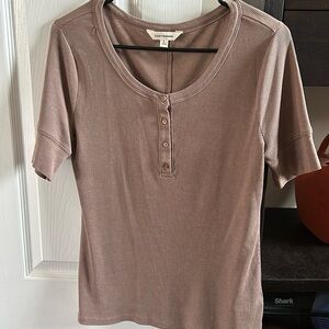 Lucky Brand taupe ribbed short sleeve shirt